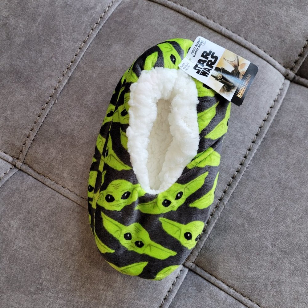 NWT 1 Pair Star Wars Mandalorian Fuzzy Babbas Slipper Socks